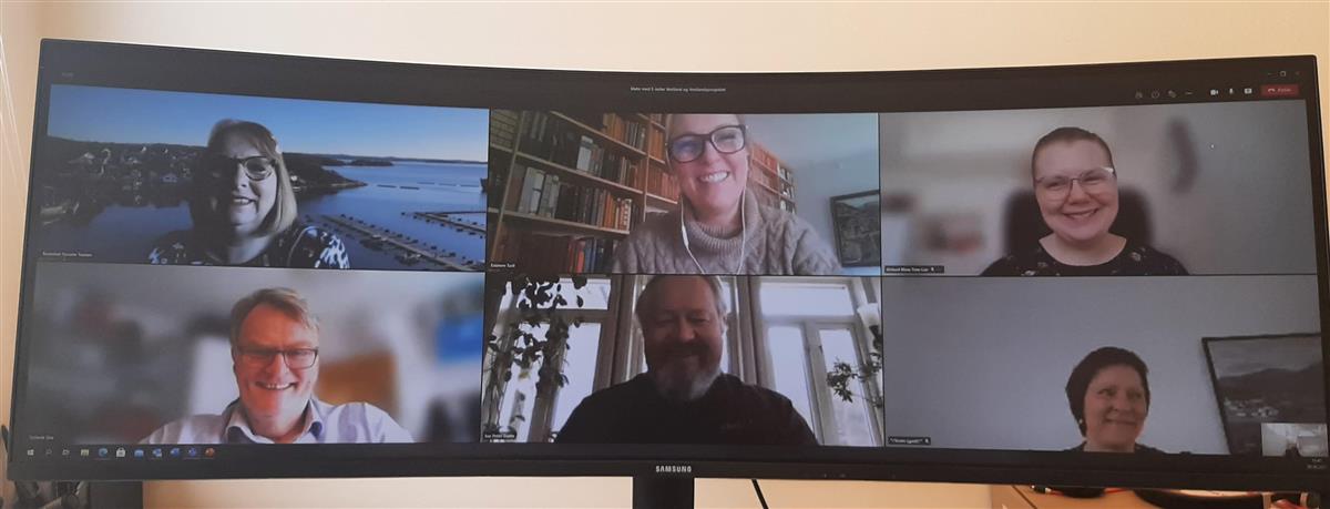 Bilde av ein PC-skjerm med 6 mennesker som deltar på videomøte - Klikk for stort bilete